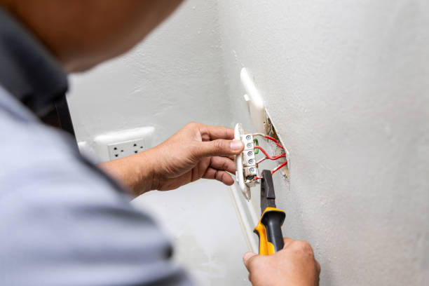 Best Emergency Electrical Repair  in Center, TX